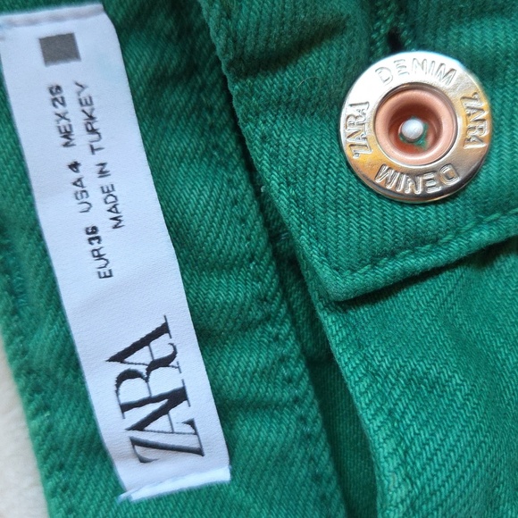 Zara Green Ankle Cropped Jeans with Relaxed Fit - Picture 6 of 7